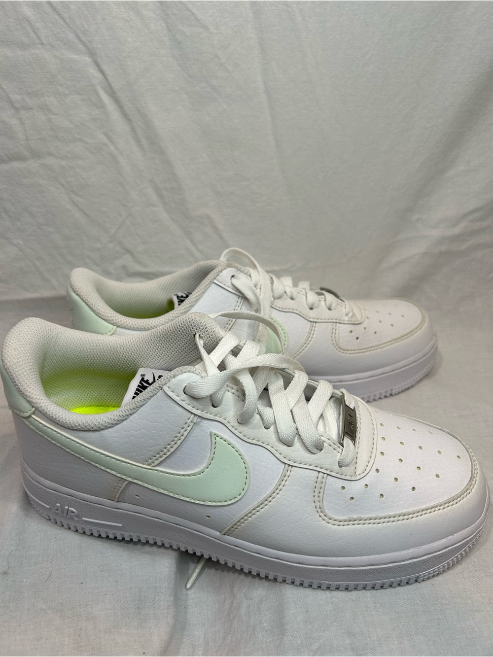 Nike Air Force 1 Low Women’s 8.5 White Mint Green Sneakers Like New
